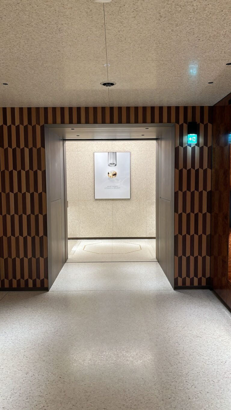 Rolex Moving Room (1)