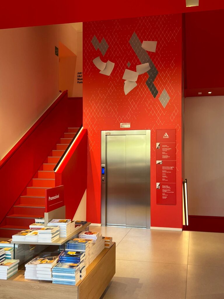mondadori-milano-1