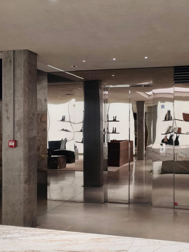 yves-saint-laurent-parigi-12