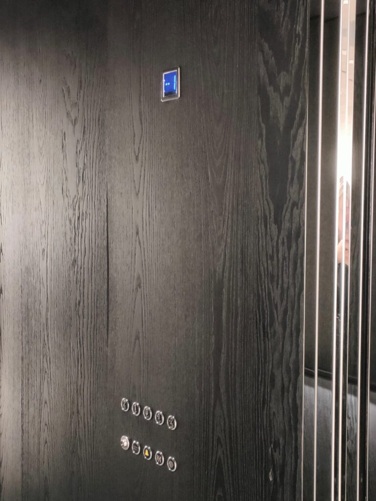 yves-saint-laurent-parigi-6