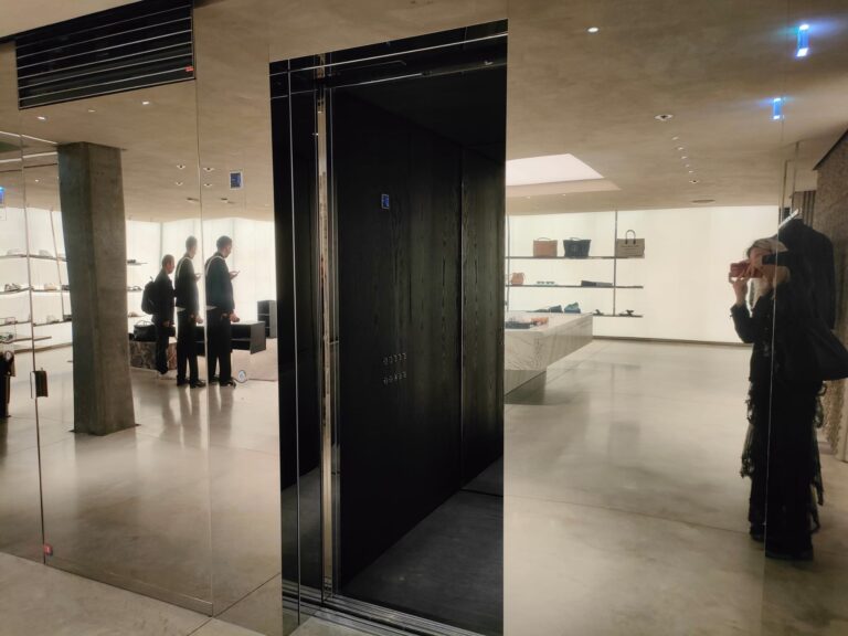 yves-saint-laurent-parigi-9