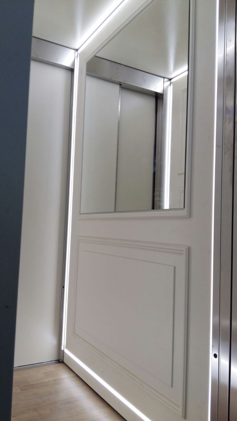 BAGLINI GROUP IN LEGNO CON BOUSERIE (2)