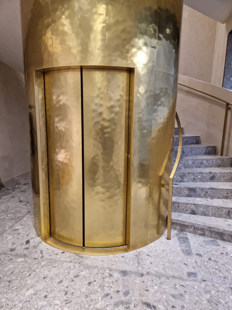 MAX MARA CIRCOLARE PARIGI (1)