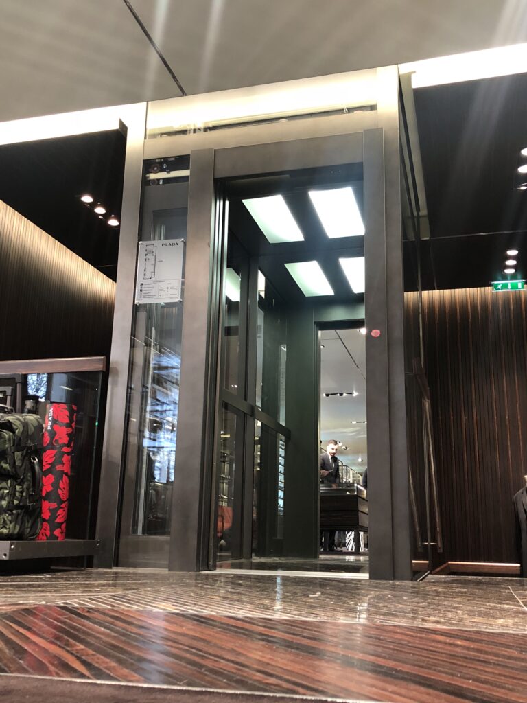 Prada Parigi (12)