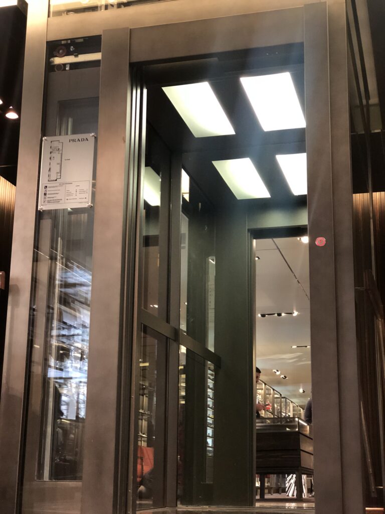Prada Parigi (13)