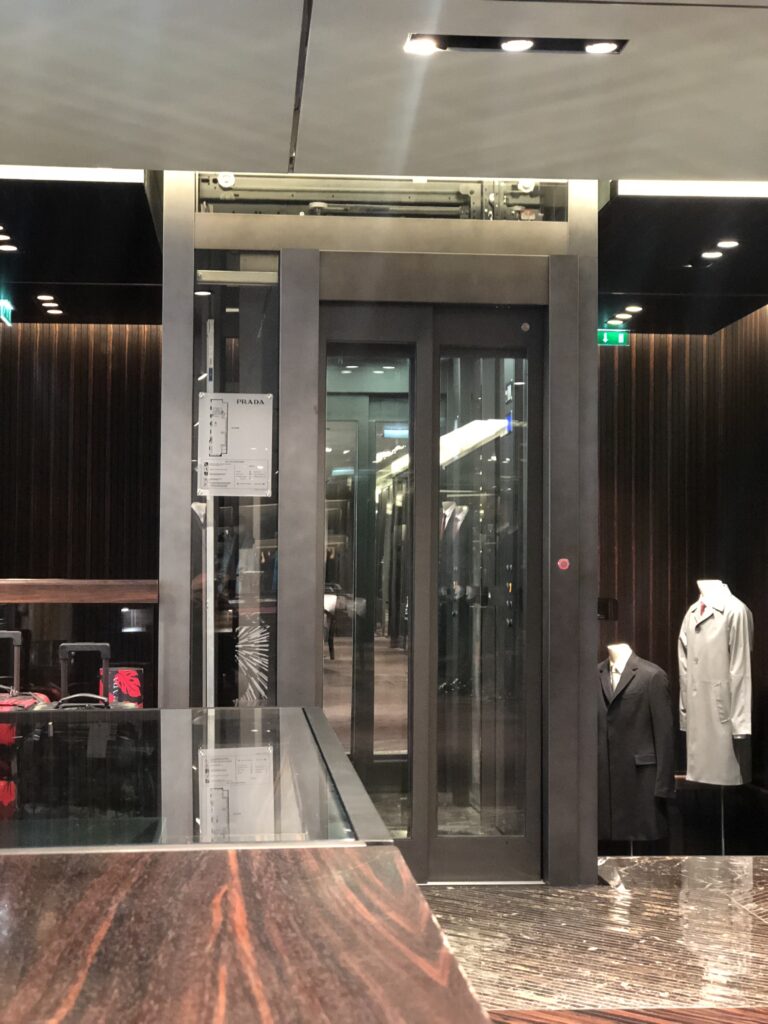Prada Parigi (16)