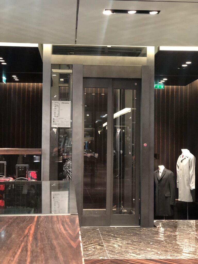 Prada Parigi (17)