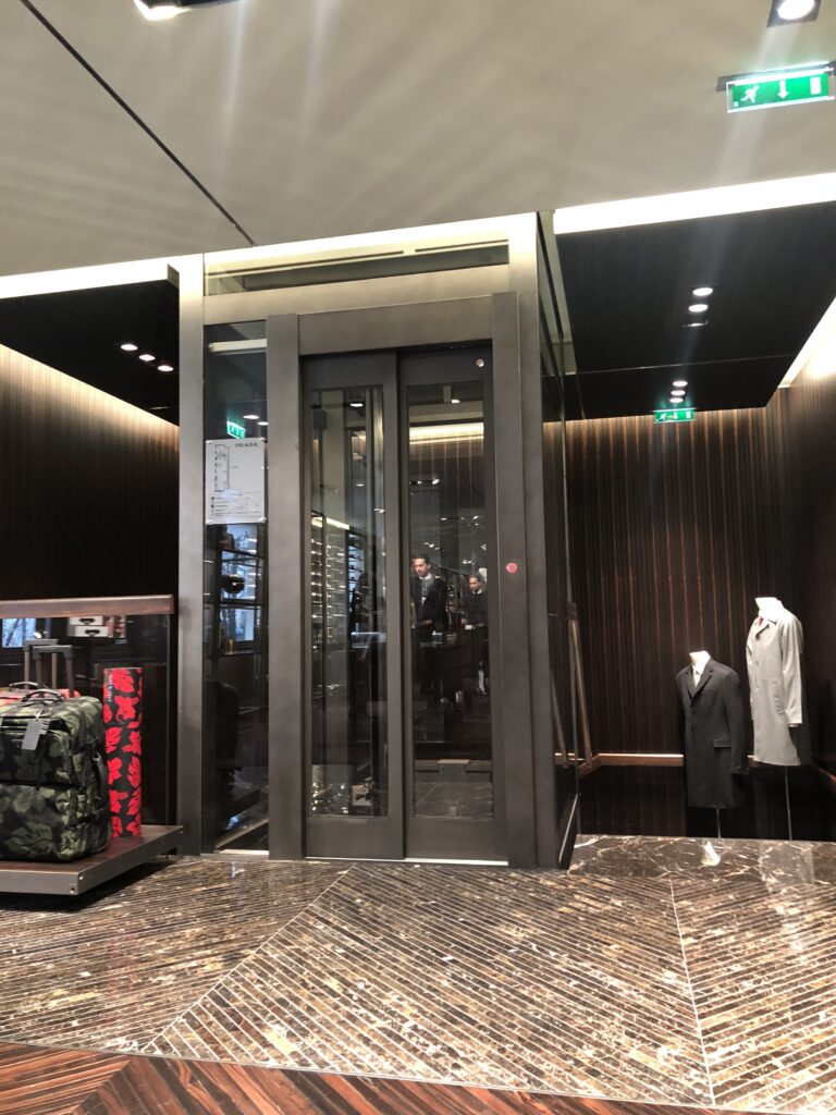 Prada Parigi (3)