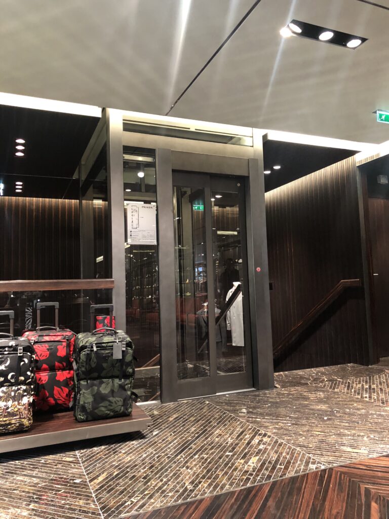 Prada Parigi (4)