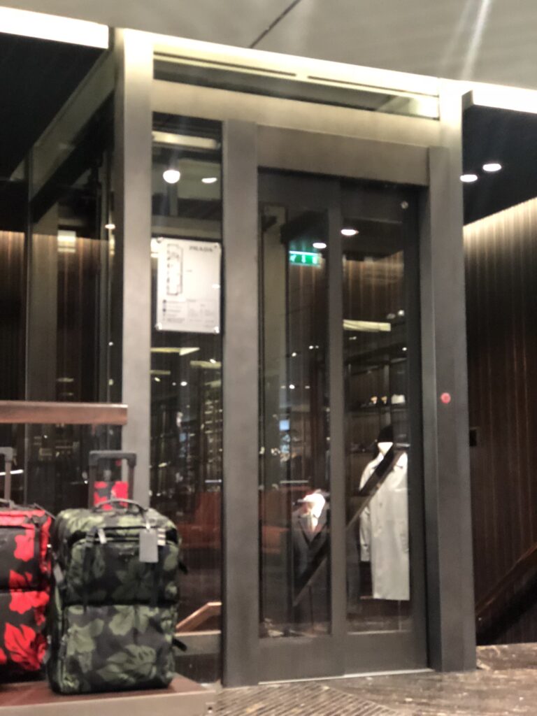 Prada Parigi (5)
