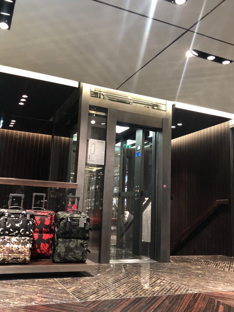 Prada Parigi (7)