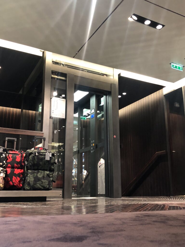 Prada Parigi (8)