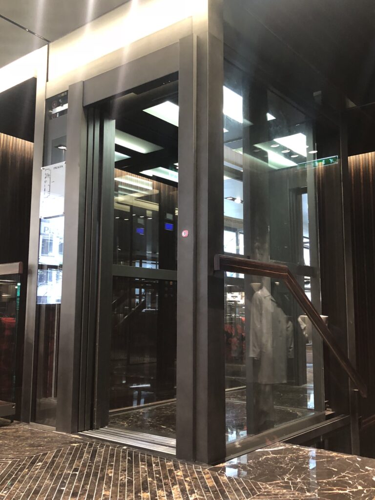 Prada Parigi (9)